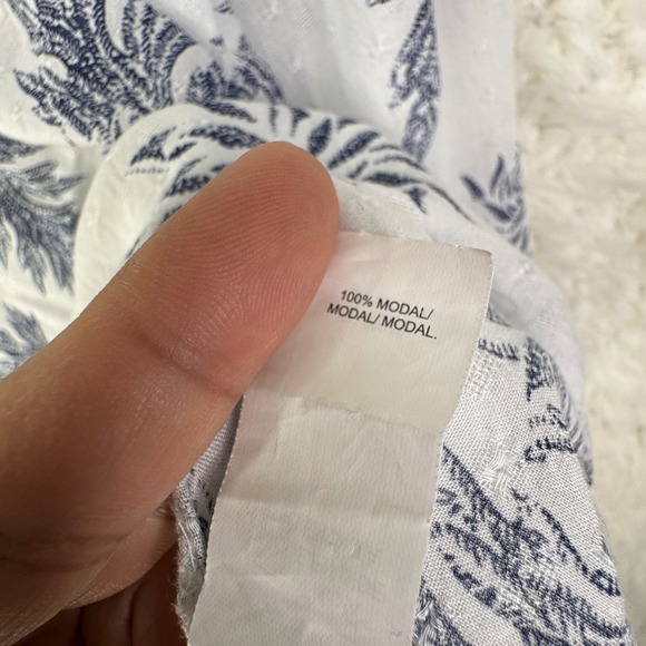 Lucky Brand White Navy Floral Print Tie Neck Blouse Top Women's Plus Size L BOHO - Picture 4 of 9